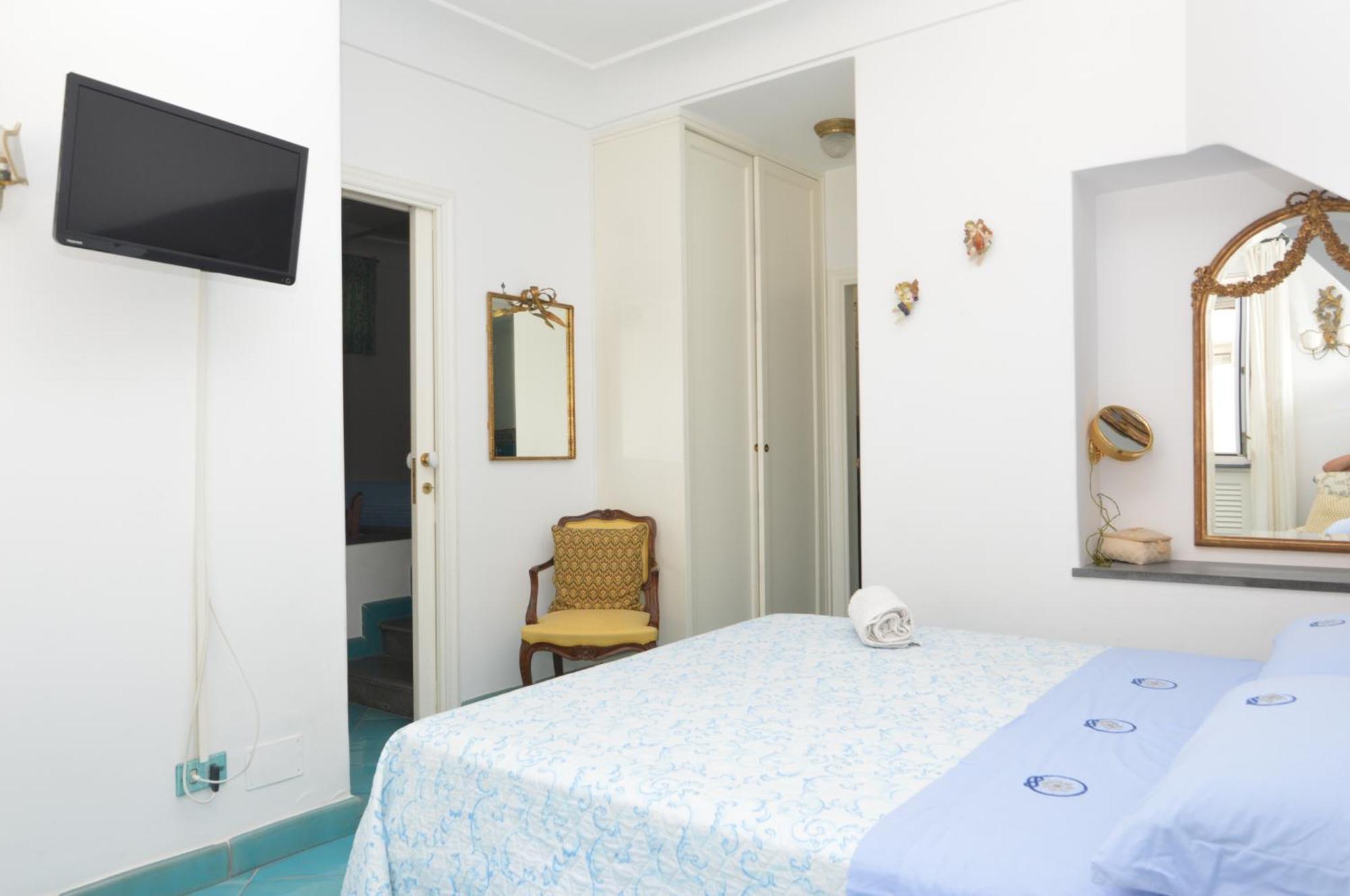 Augustus Park Capri Center Apartment Bagian luar foto
